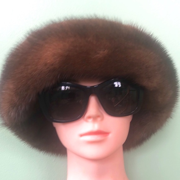 Chanel Polarized Sunglasses - Picture 5 of 9